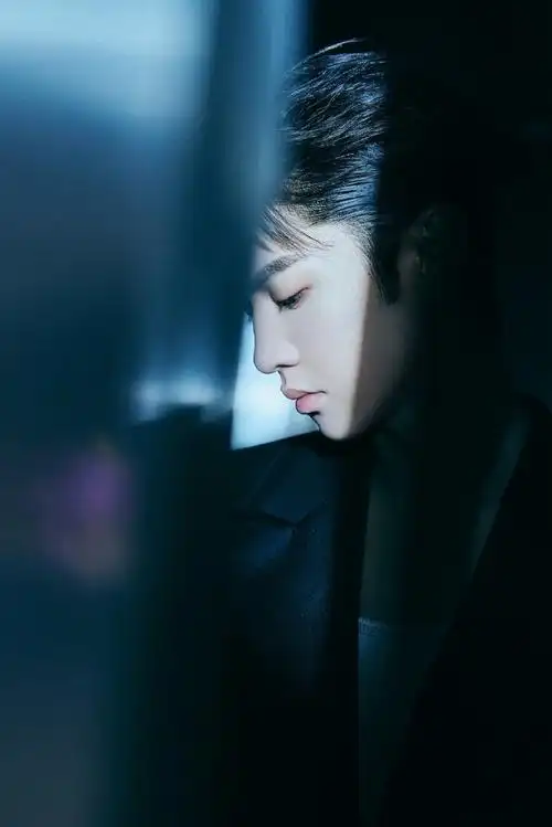 陈哲远侧颜小合集96优越的侧脸 高挺的鼻梁是心动的感觉#陈哲远鼻梁