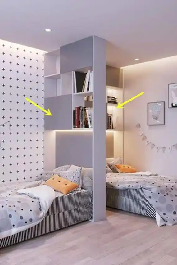 上下铺二胎家庭都不用了10㎡垂直放2张床上下收纳中间隔断