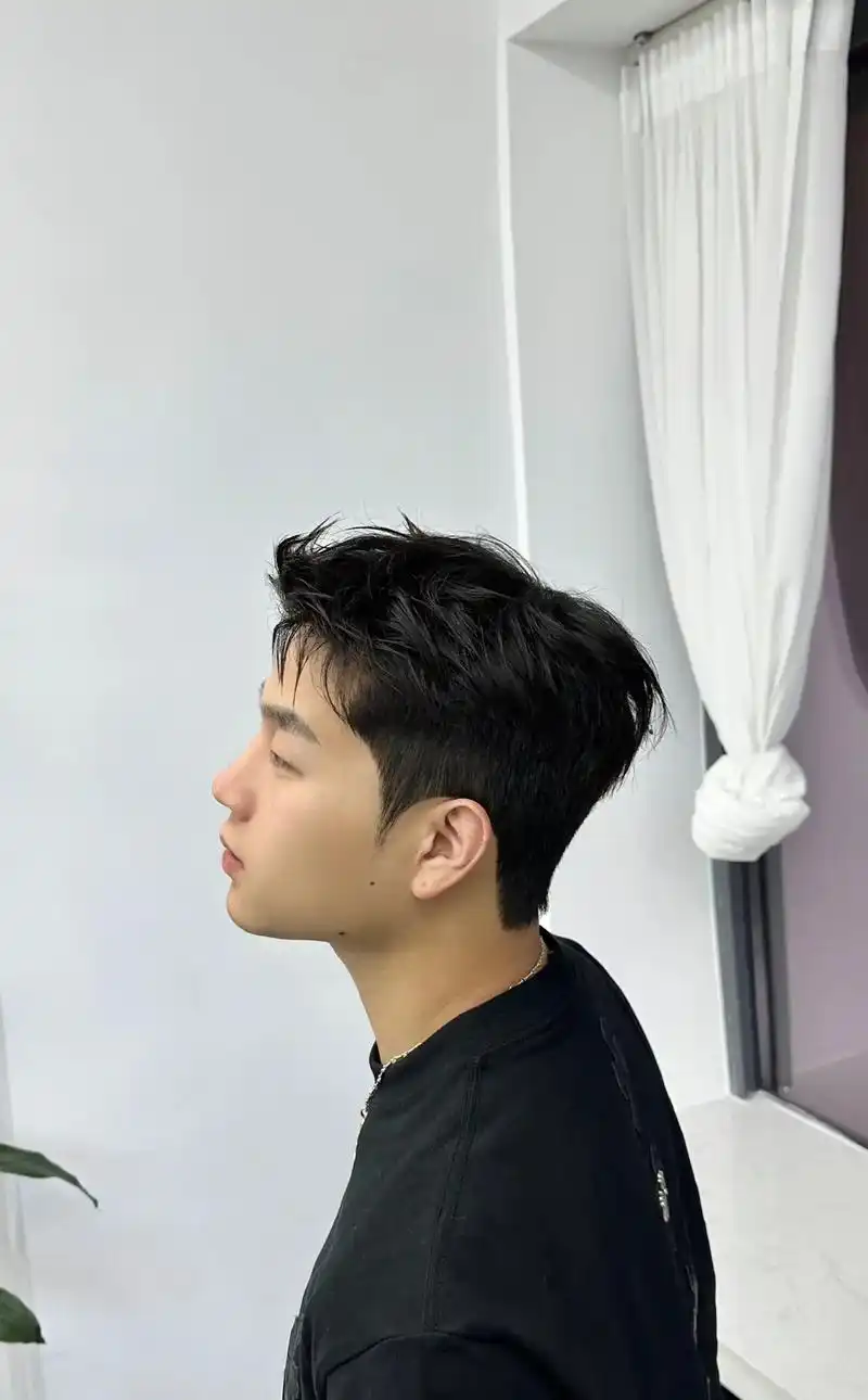 韩式短发.太酷辣#男士发型 #男士烫发 #让你笑着走出这个理 - 抖音