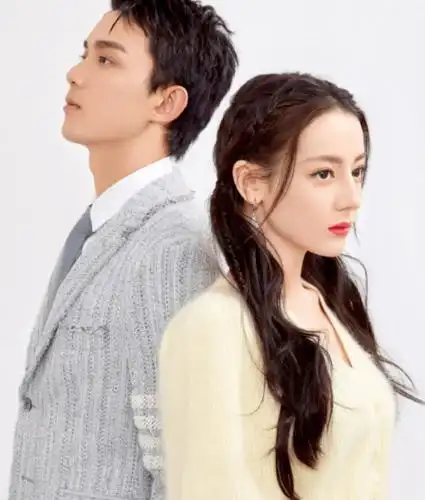 太好磕了!迪丽热巴吴磊拍情人节大片,摸喉结搂肩歌隼售后甜炸屏