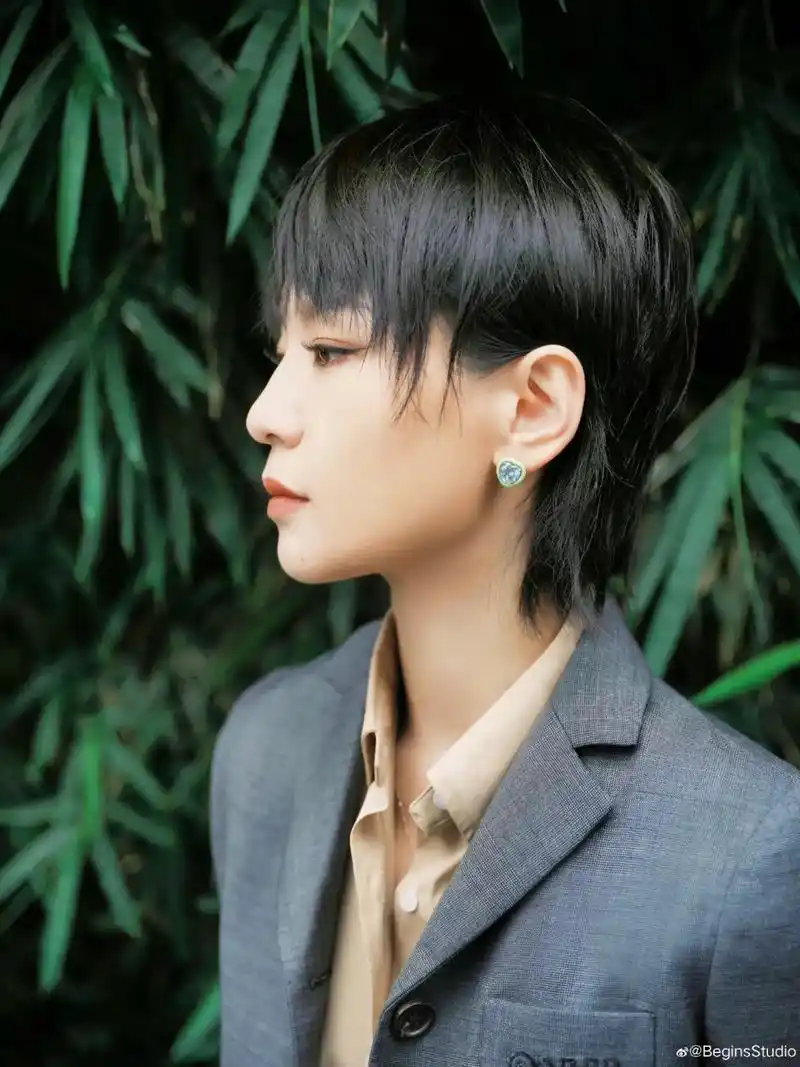 完美侧颜杀 #周笔畅 请欣赏我畅姐的完美侧颜 - 抖音