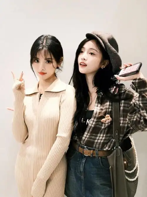 组图:火箭少女的友谊!杨超越晒与吴宣仪合影 美女同框好养眼