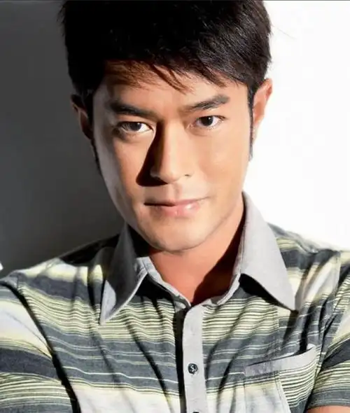 冯素波以77岁高龄在国际上获奖,古天乐给了她私人电话号码,两人关系