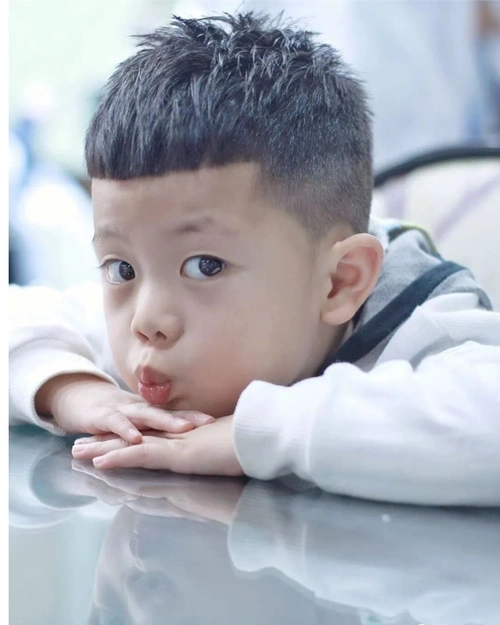 小男孩发型14款,很火很帅气,这个夏天你儿子值得拥有