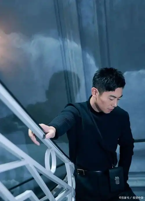 痞帅的代表朱亚文