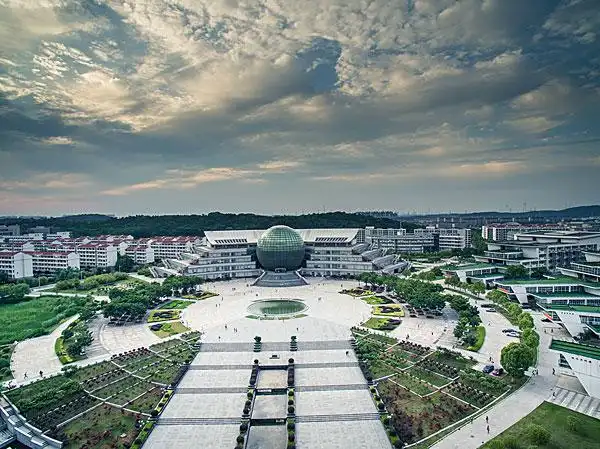 南京财经大学风光