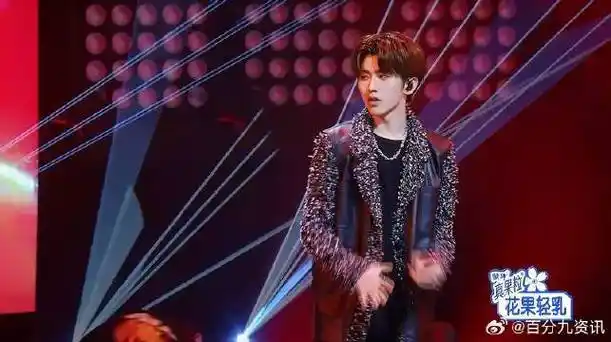 千万别让蔡徐坤跳《young》,杀伤力太强,a爆现场丨青你