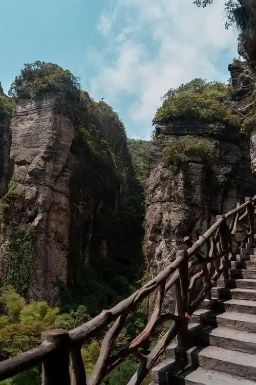 小龙女纵身一跃的断肠崖|山顶|险峰|绝情谷_网易订阅