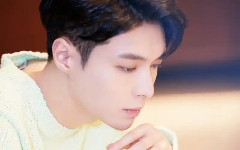 张艺兴帅气写真电脑桌面壁纸图片高清大图预览1920x1200_大陆明星下载