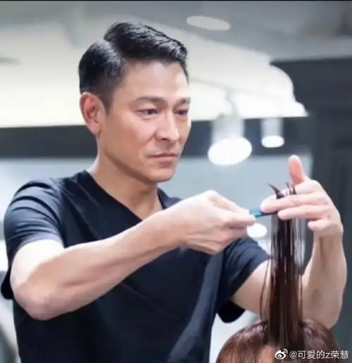 谁有华仔蓝线合拍的照片呀!我实在找. 来自可爱的z荣慧 - 微博