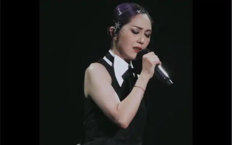 【杨千嬅】少女的祈祷 "我爱主,同时亦爱一位世人"