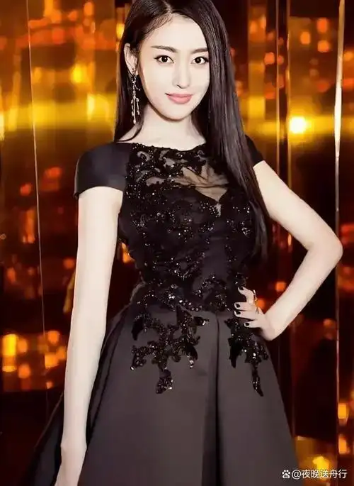 此女只应天上有,为何下凡到人间,说的就是张天爱吧?