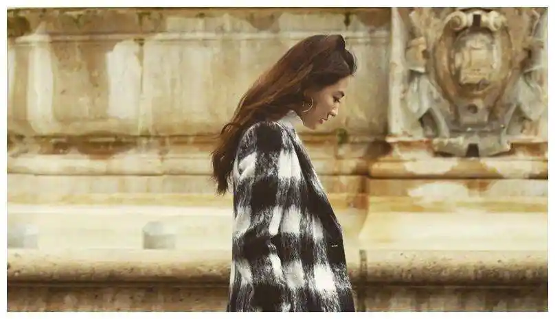 姑娘,该转身的时候,请不要回头