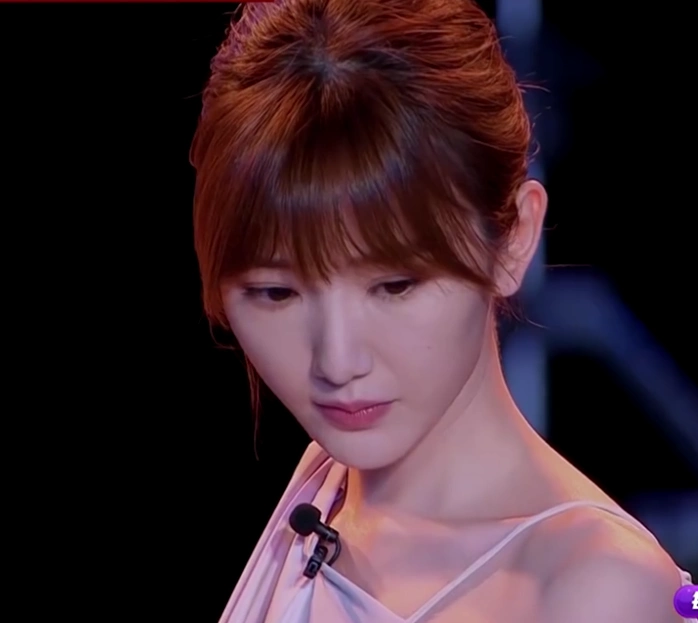 毛晓彤在新舞林大会压轴出场,舞姿惊艳全场,金星及各评委看呆