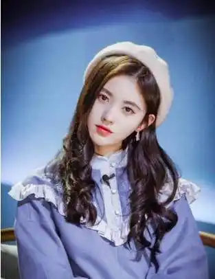 鞠婧祎十年前旧照翻出,这跟现在有变化吗?