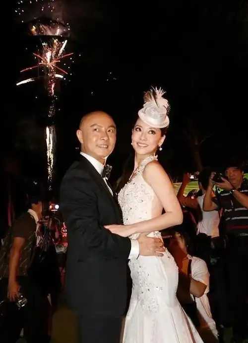10位来内地娶妻的中老年港星娶富婆买豪宅比妻子大40岁