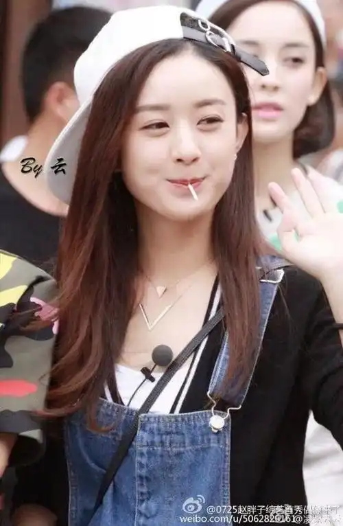 赵丽颖(zanilia zhao,1987年10月16日——),生于河北省廊坊市,中国