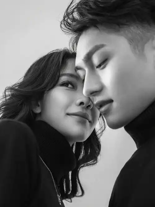 极简情侣黑白写真