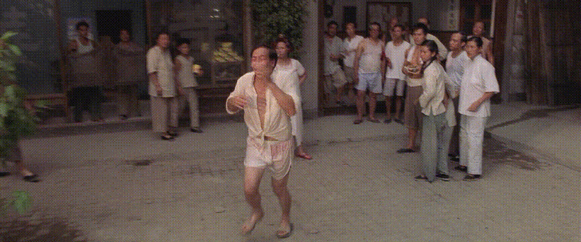 [功夫]里那个白里透红的娘炮裁缝,哭哭啼啼地喊着"会功夫也不是罪啊"