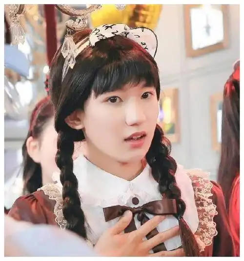 男星的女装扮相,刘宇宁高冷,郭俊辰甜清新,孙坚:这也太美了