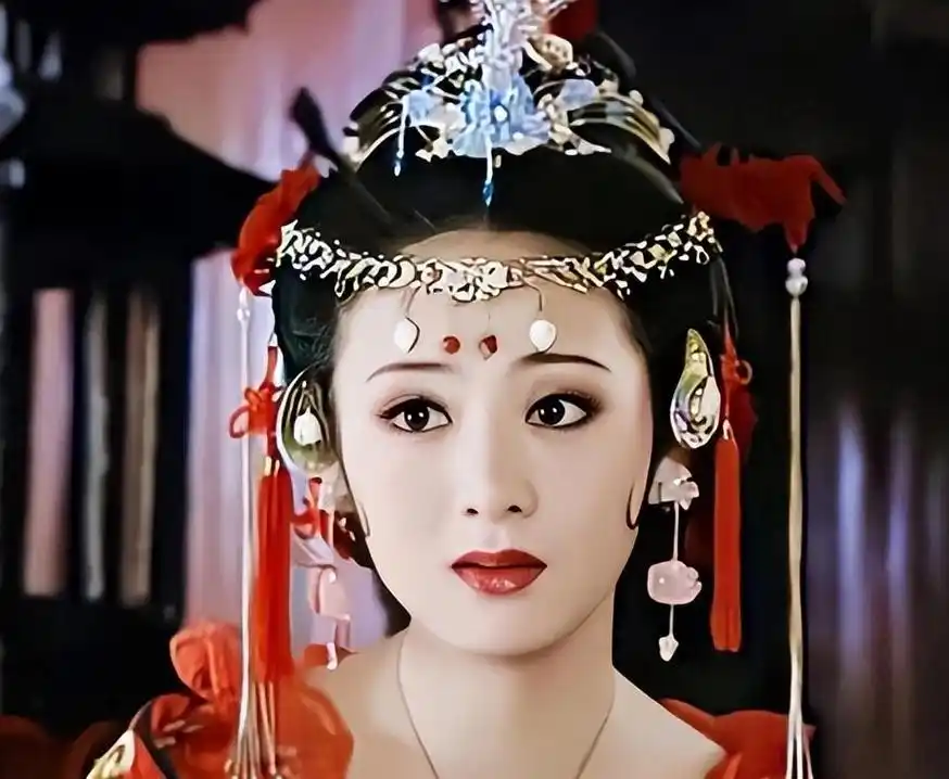 凭杜冰雁一举成名的小李琳二婚嫁给凌侍卫她嫁对了