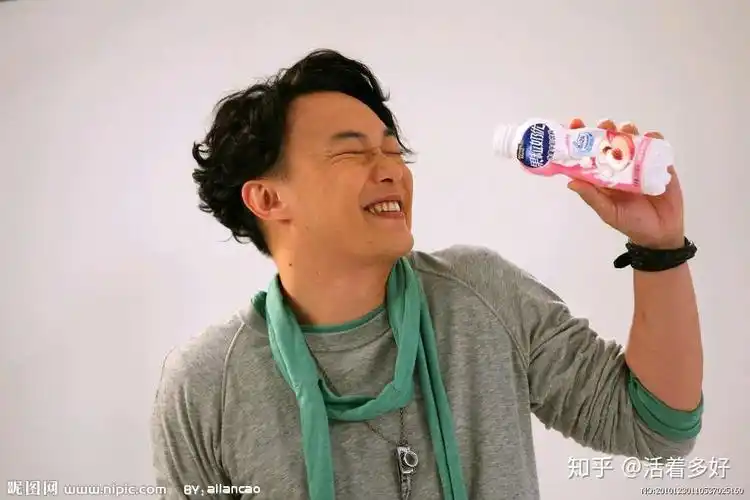 请问大家有陈奕迅的壁纸吗