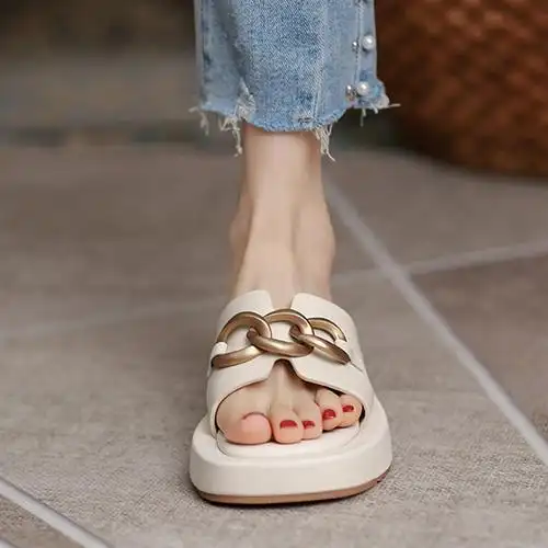 厚底链条凉拖鞋女夏2022新款时尚沙滩一字拖小香风外穿网红凉鞋女