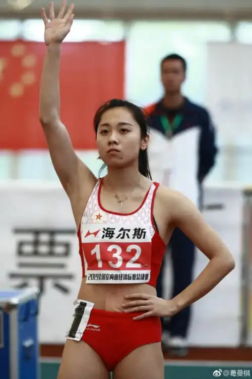 中国田径界短跑女神葛曼棋小腹纹身纹身部位引发网友热议