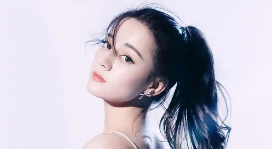 迪丽热巴皮肤为何这么白?