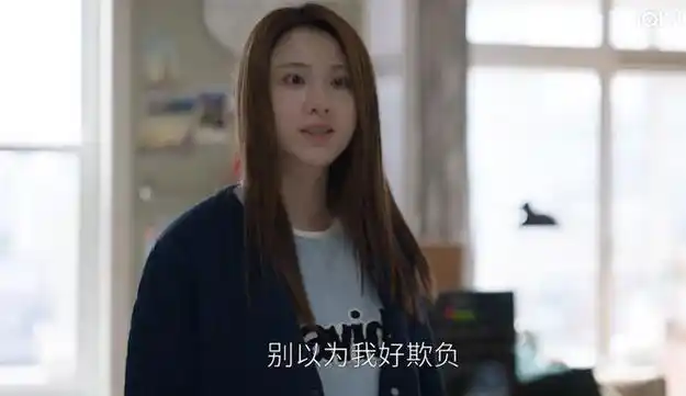 这部剧的剧情就像老太太的裹脚布一样又臭又长,导演似乎抓住了何悯鸿