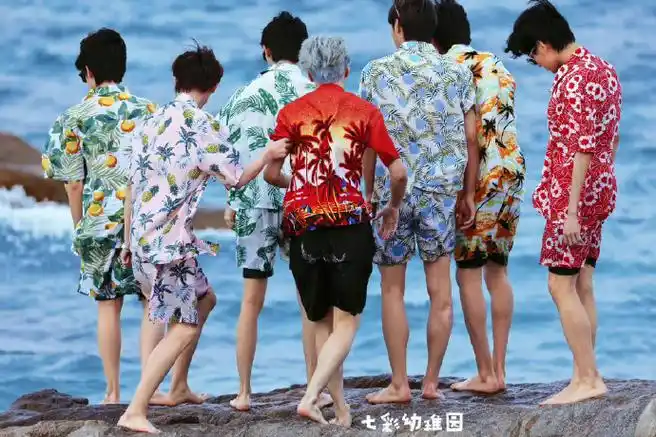 时代少年团三亚玩沙滩排球路透