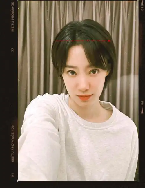 ▼刘海方面,四六分/三七分的八字刘海修饰脸型作用最好,也比中分看