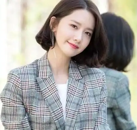 韩式齐脖短发发型图片 齐脖短发让女人性感又时尚