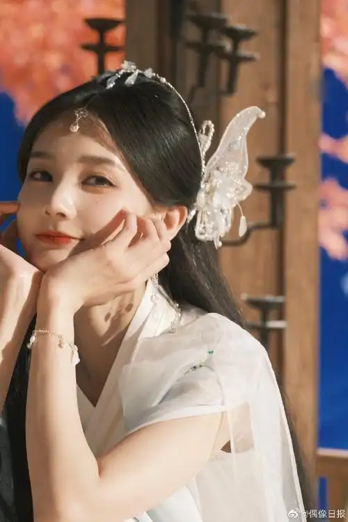 李一桐最新古装造型##李一桐蓝白长纱仙女造型