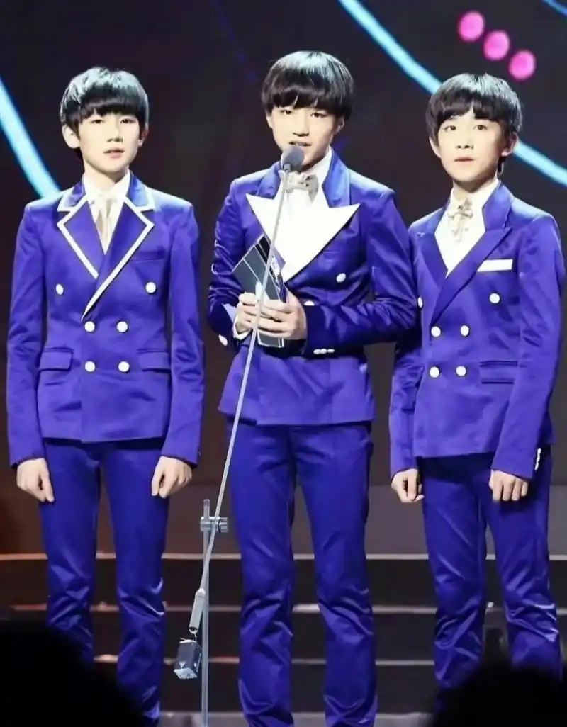 已经有消息在说王俊凯,王源,易烊千玺将陆续改掉昵称的前缀和认证信息