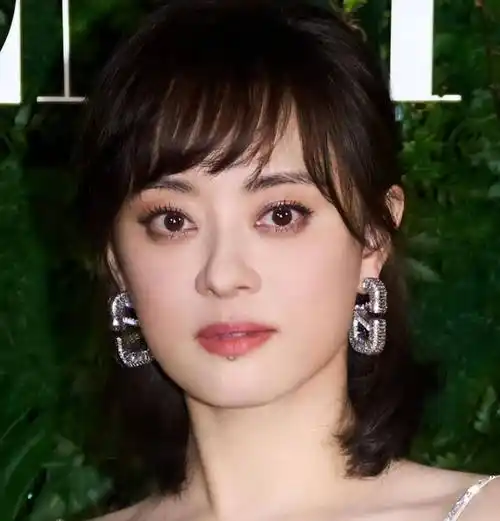 不过,最大的亮点还是孙俪的发型和脸部状态.