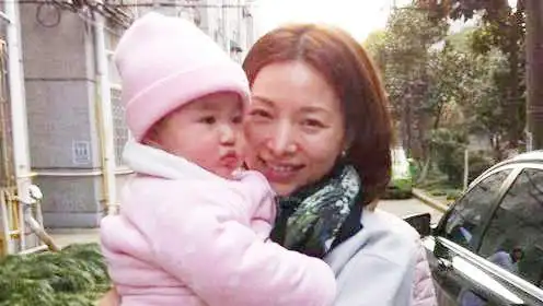 董卿连续3年缺席央视春晚所有的失落和眼泪都源于爱