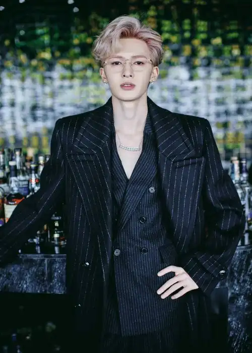 so,快8年了,雀实还是觉得朱正廷不止脸上,全身上下都就写满帅哥二字