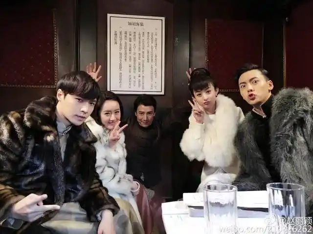 陈伟霆妈妈探班却不小心暴料他和赵丽颖的小秘密