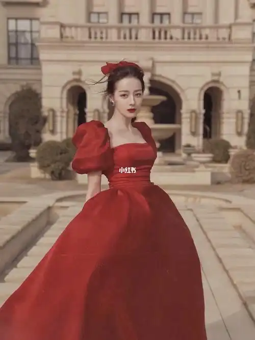 种草:迪丽热巴同款礼服小红裙!_婚纱_礼服_小红裙