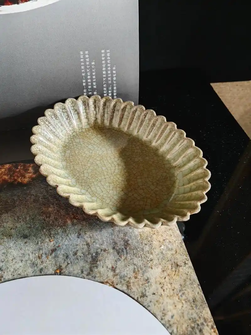 汝官窑葵花型水仙花盆.#宋瓷 #汝窑 #汝瓷 #文物  - 抖音