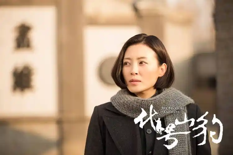 饰演李小婉的演员于小磊曾参演过多部脍炙人口的佳作:《爱上单眼皮