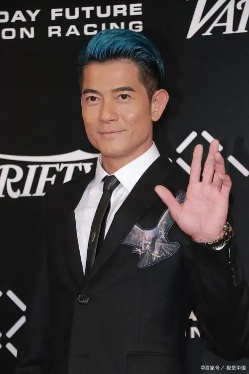 35岁男人如何穿12针电脑横机织的纯棉线短袖更有魅力