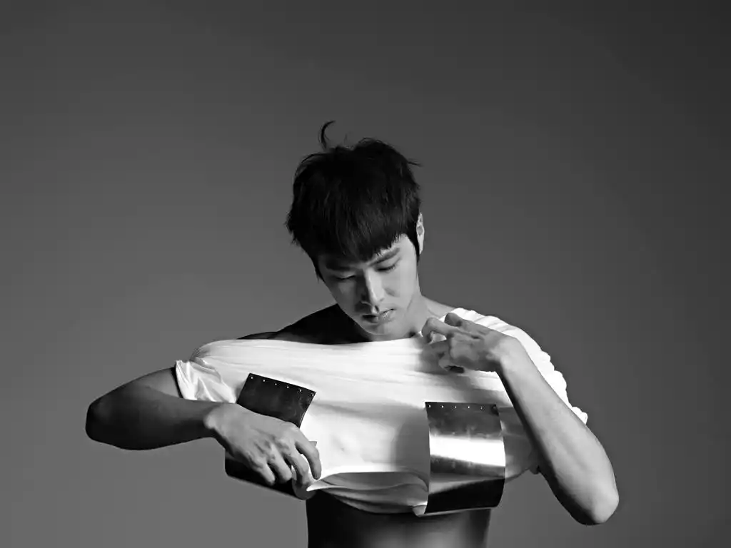 求郑允浩这一系列的照片,要清晰的