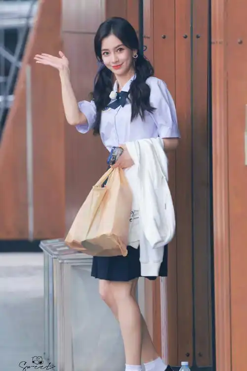 杨颖双马尾校服造型##杨颖泰国校服造型