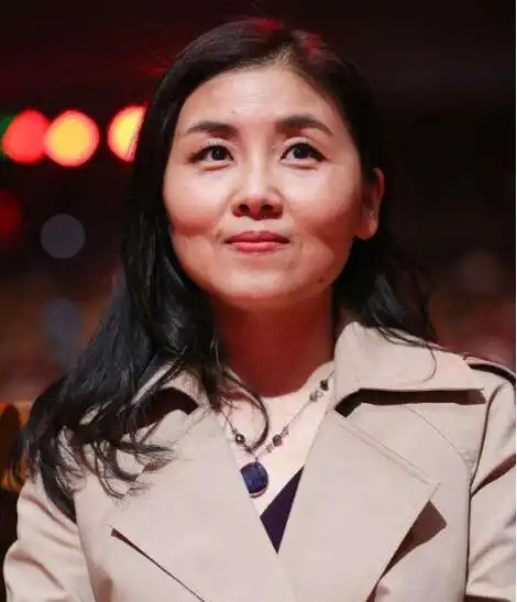 颜宁现在还是单身,虽然已经41岁了,她自己说不想被婚姻束缚,自己一个