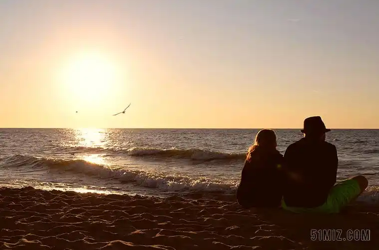 年轻男女朋友图片