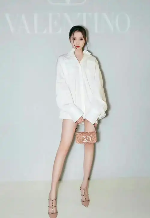 关晓彤性感又可爱_网易订阅