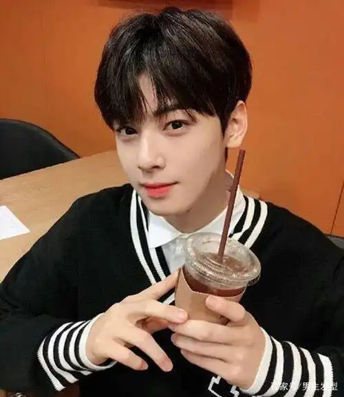 8款男生"最帅气"学生党发型,开学了剪一个,帅气翻倍