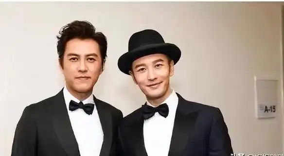 靳东算不算一流美男子?看他和黄晓明,胡歌等人的合照就有答案了